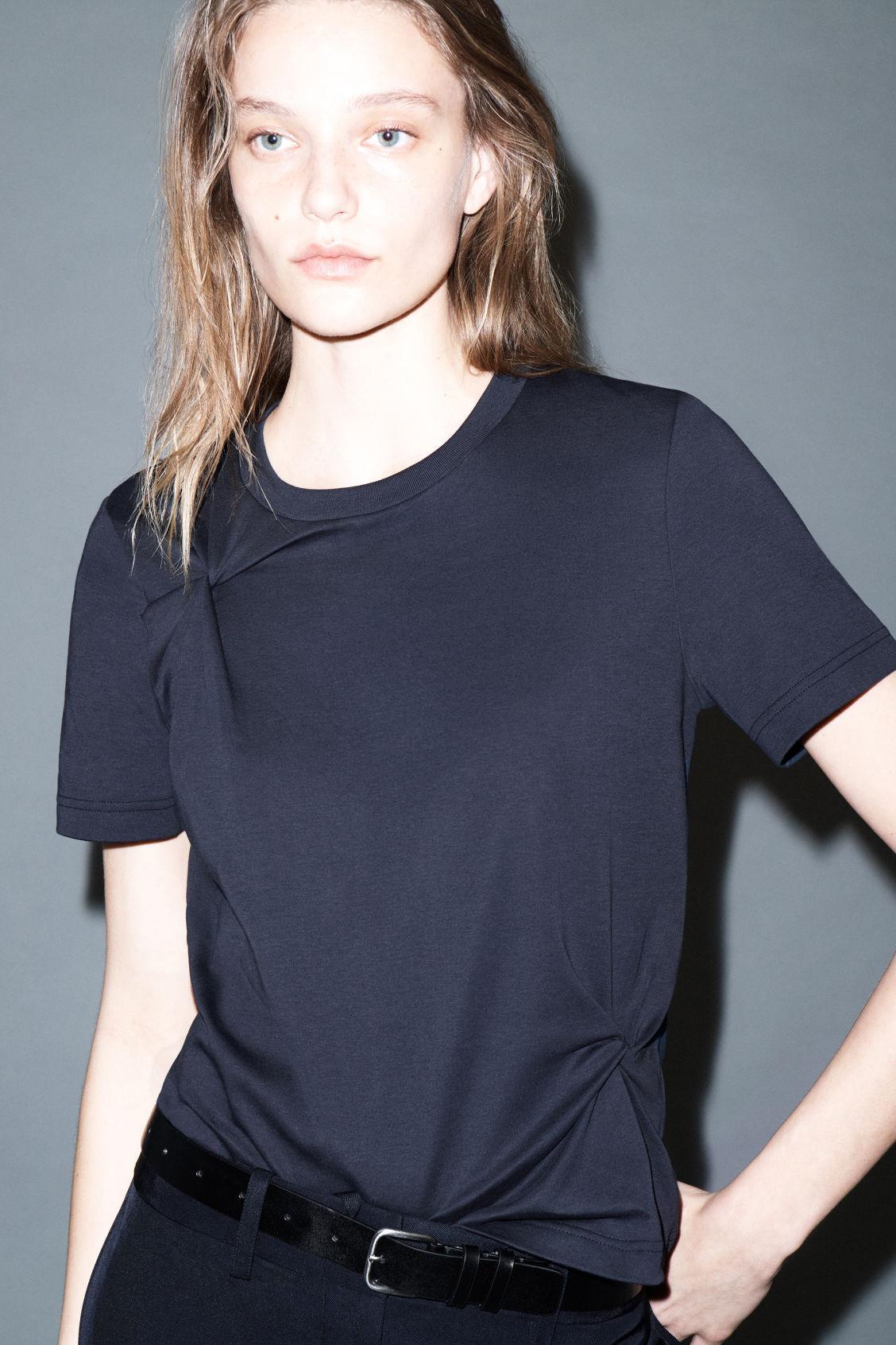 KNOT-DETAIL T-SHIRT Product Image