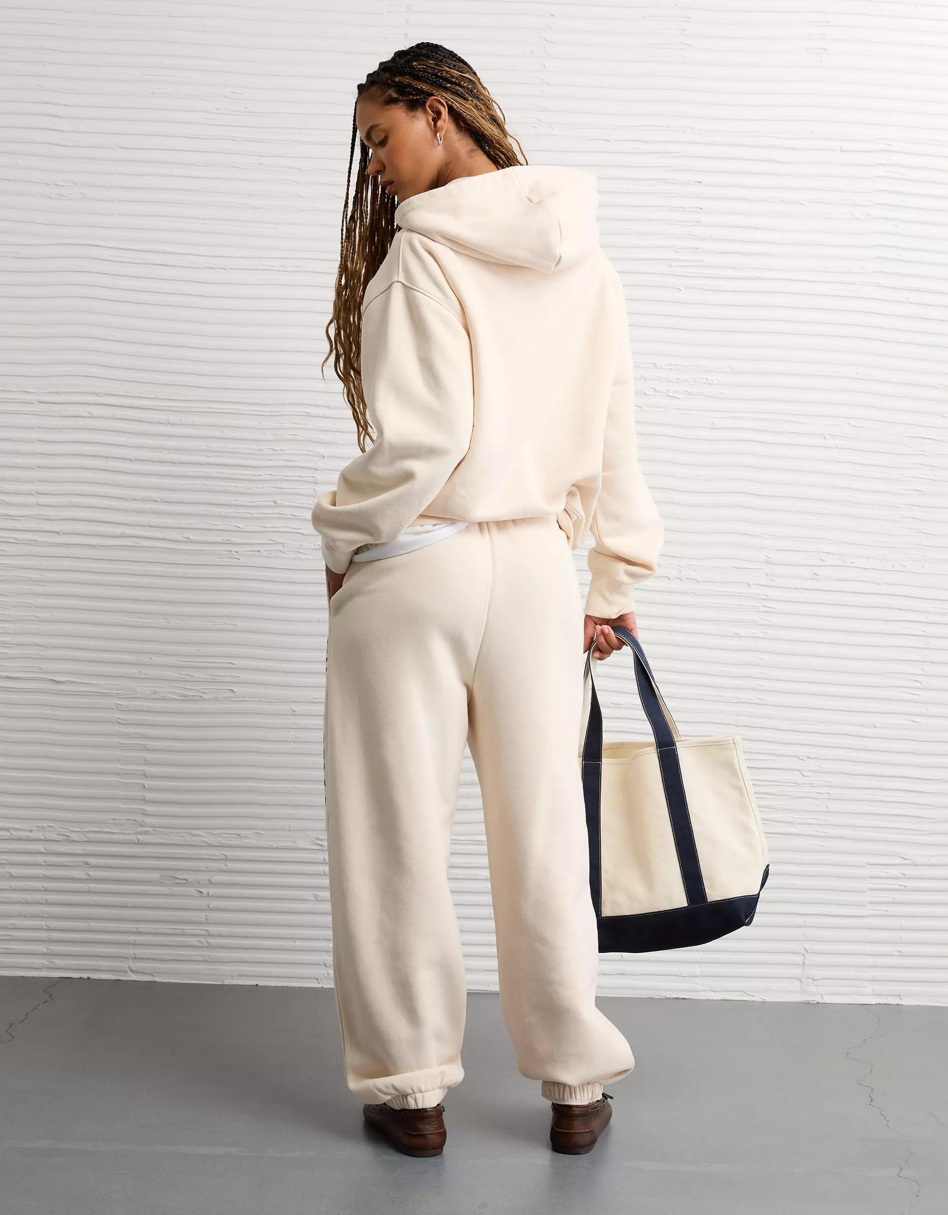 AE x The Summer I Turned Pretty Everyday Luxe Jogger Product Image