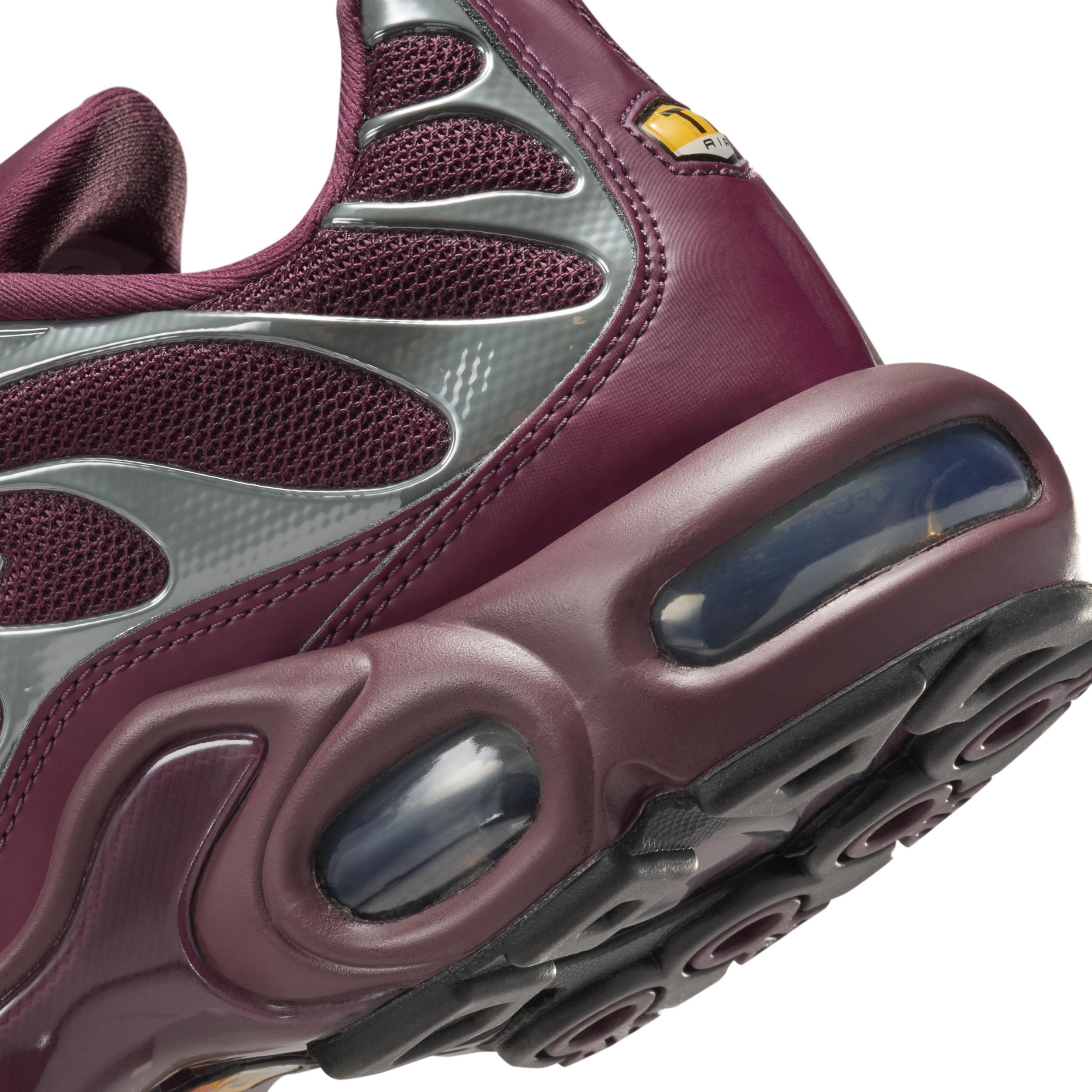 Nike Women's Air Max Plus SE Shoes Product Image