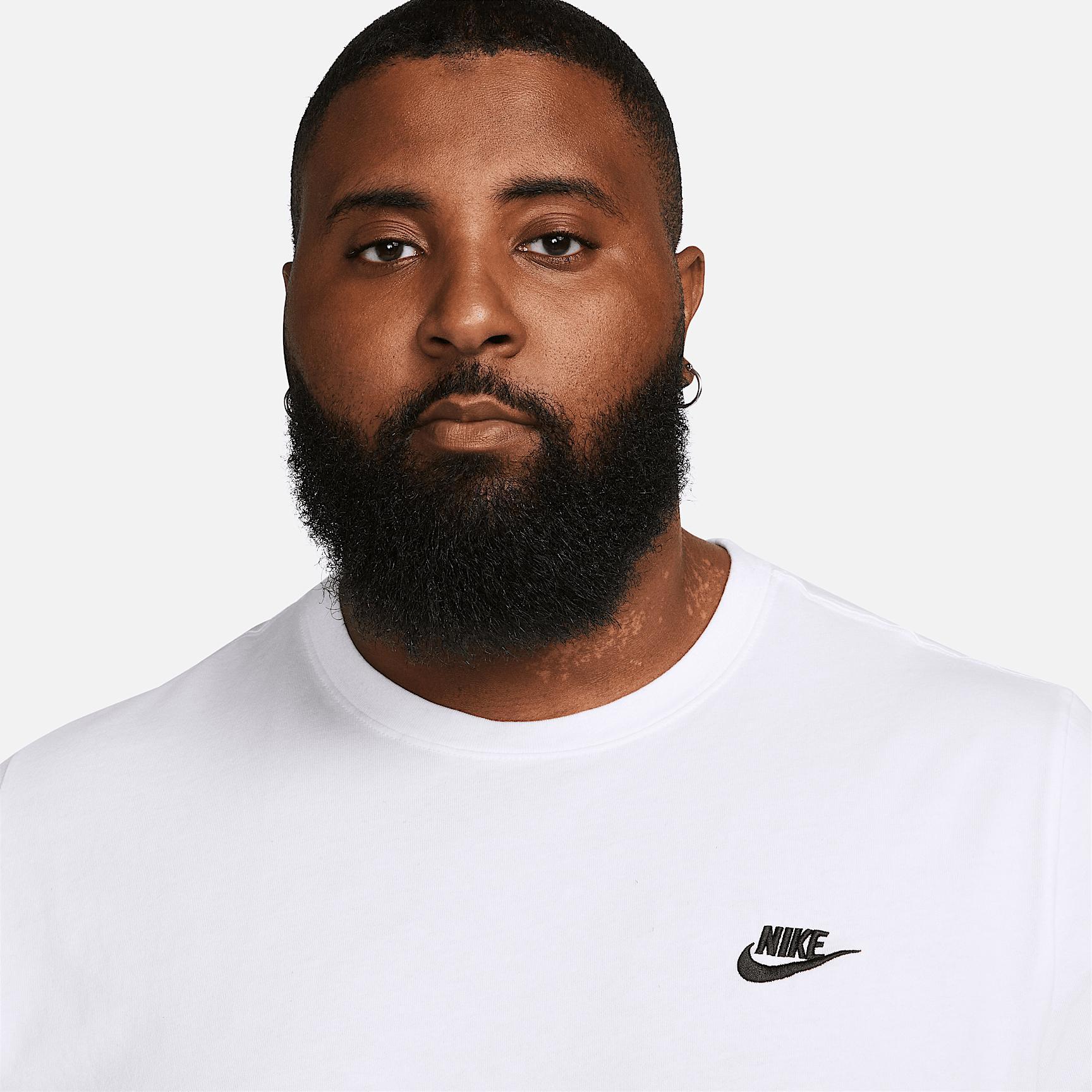 Mens Nike Sportswear Club T-Shirt | AR4997-101 Product Image