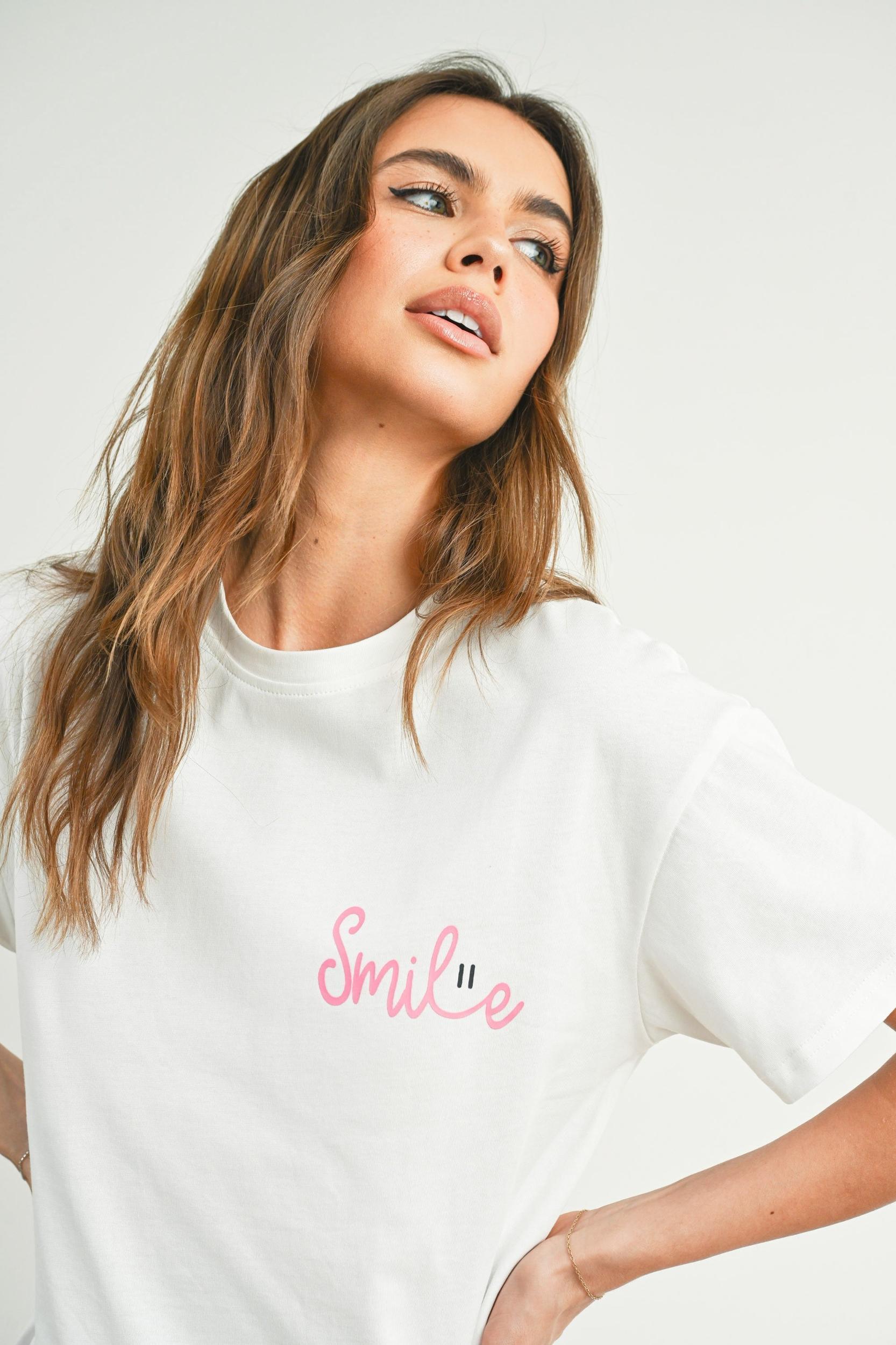 Smile Print T-shirt Product Image