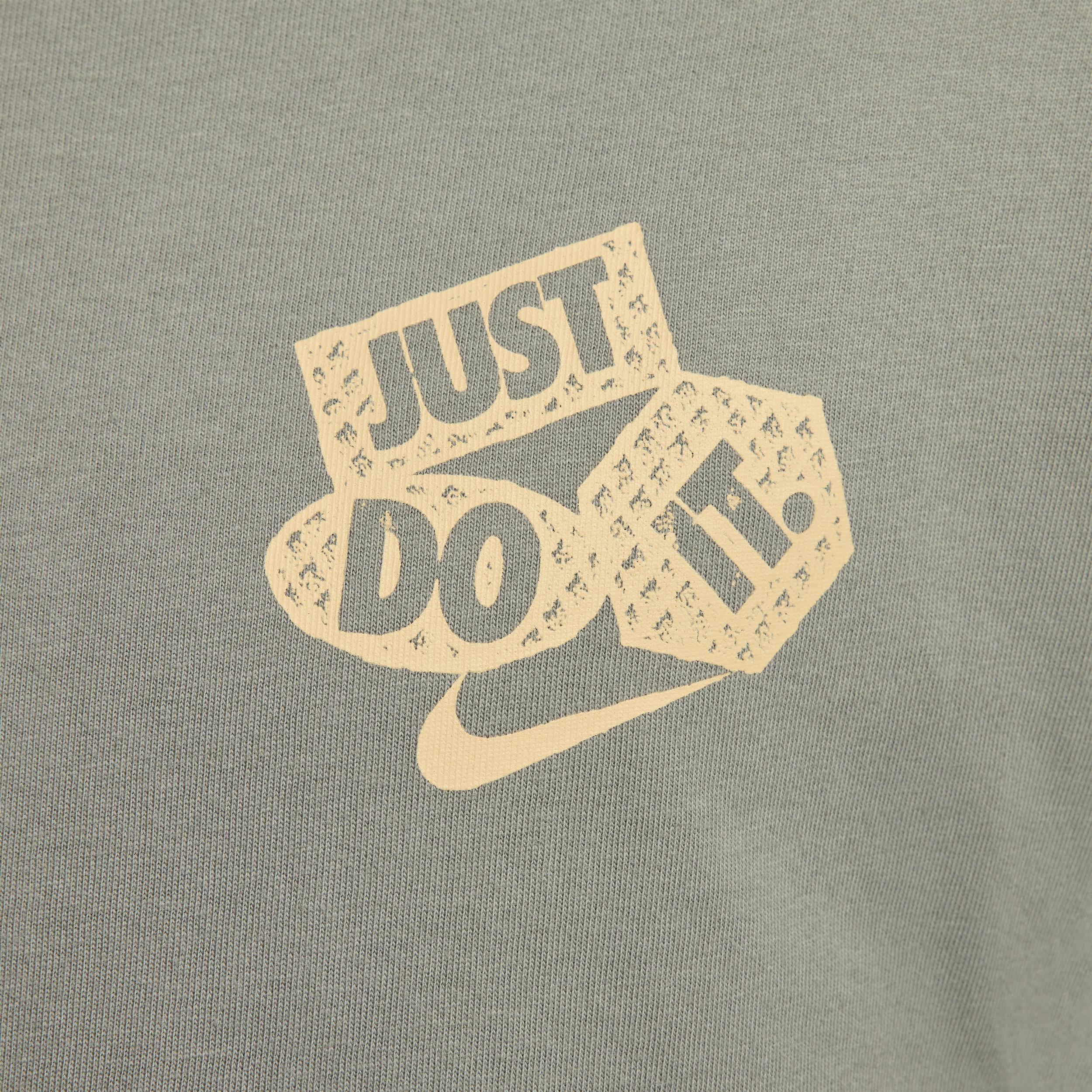 Nike Men's Fitness T-Shirt Product Image