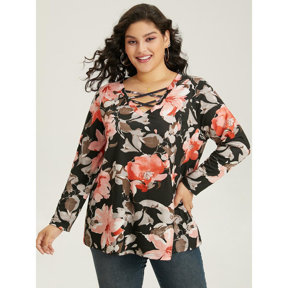 Plus Size Floral Print Crisscross V Neck T-shirt Black Women Casual Printed Floral V-neck Dailywear T-shirts BloomChic 10/M Product Image