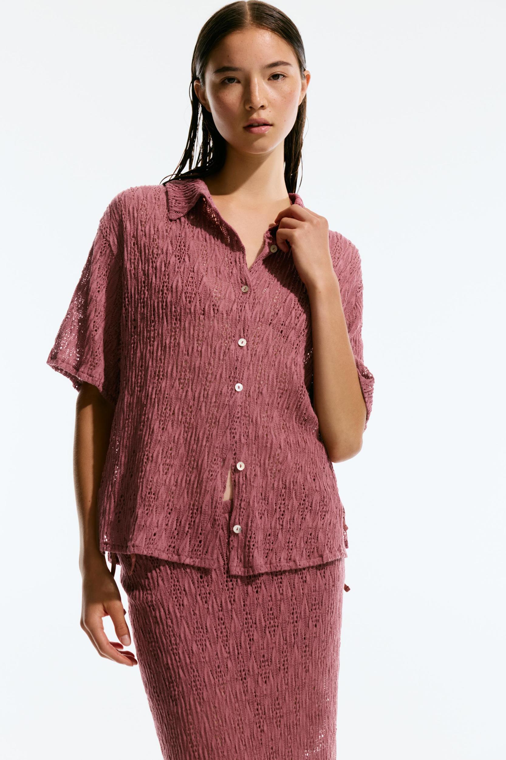 Short sleeve open-knit shirt Product Image